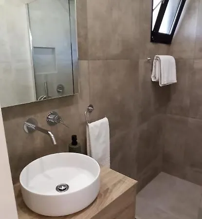 Lagos Beach Apartment *